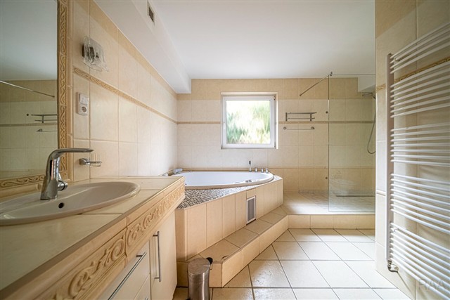 koupelna s rohovou vanou [67/89]